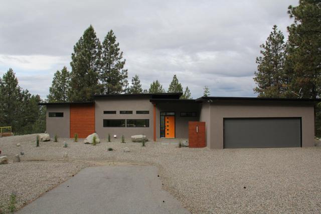 220 Sasquatch Trail, House detached with 2 bedrooms, 2 bathrooms and 2 parking in Okanagan Similkameen A BC | Card Image