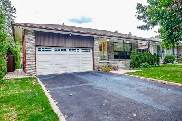 27 Hartsdale Dr, House detached with 4 bedrooms, 3 bathrooms and 8 parking in Toronto ON | Image 1