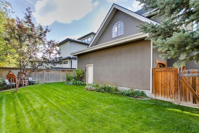 239 8 Avenue Nw, House detached with 5 bedrooms, 3 bathrooms and 4 parking in Calgary AB | Image 46