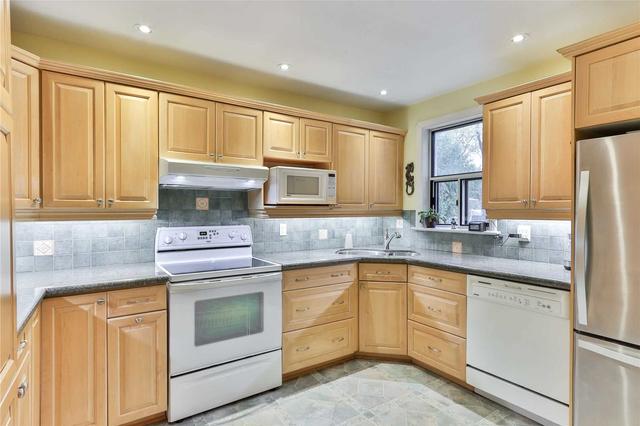 40 Bevdale Rd, House detached with 3 bedrooms, 2 bathrooms and 3 parking in Toronto ON | Image 28