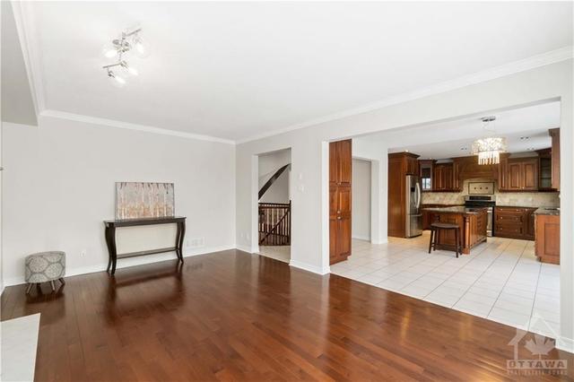 15 Upwood Street, House detached with 4 bedrooms, 4 bathrooms and 6 parking in Ottawa ON | Image 12