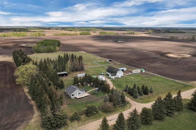 263072 Township Road 460, House detached with 5 bedrooms, 1 bathrooms and null parking in Wetaskiwin County No. 10 AB | Image 1