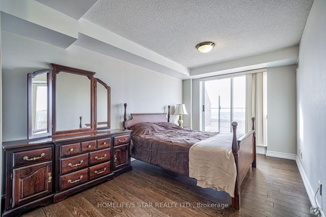905 - 2 Clairtrell Rd, Condo with 3 bedrooms, 2 bathrooms and 1 parking in Toronto ON | Image 17