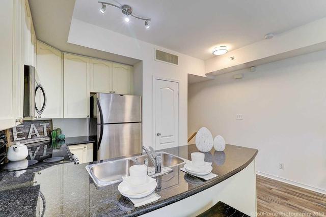 Th33 - 88 Carr St, Townhouse with 2 bedrooms, 2 bathrooms and 1 parking in Toronto ON | Image 5