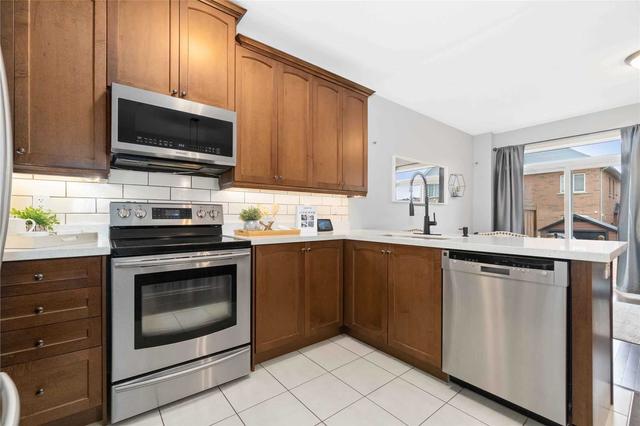 86 Lorenzo Circ, House attached with 3 bedrooms, 4 bathrooms and 3 parking in Brampton ON | Image 23