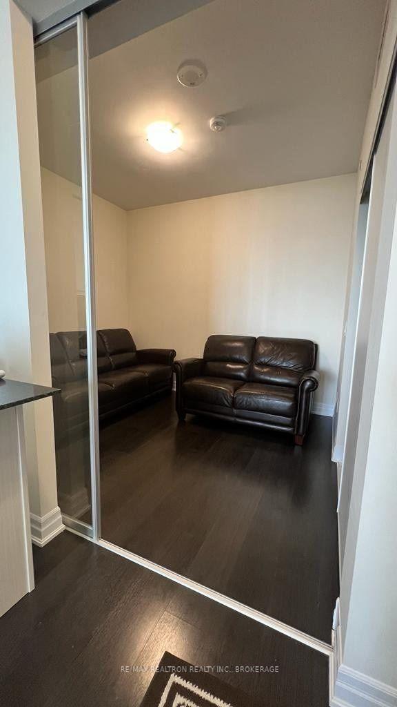 704 - 9075 Jane St, Condo with 2 bedrooms, 2 bathrooms and 1 parking in Vaughan ON | Image 4