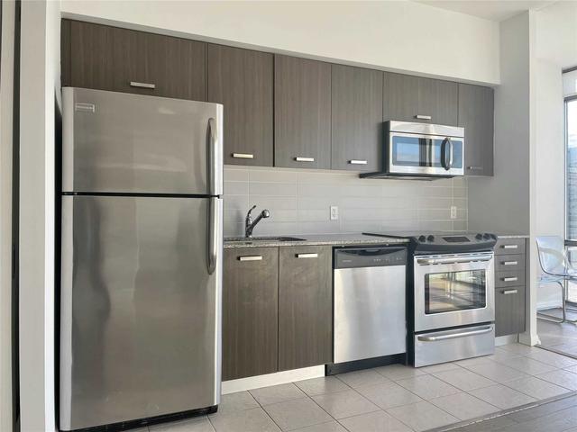 1802 - 832 Bay St, Condo with 2 bedrooms, 2 bathrooms and 1 parking in Toronto ON | Image 6