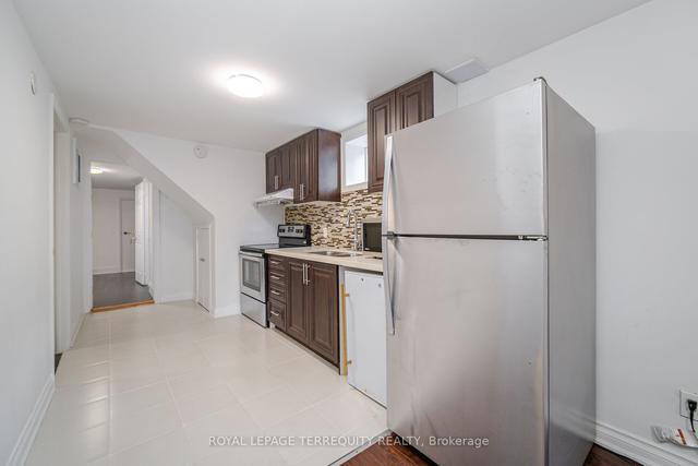 209 Pellatt Ave S, House semidetached with 3 bedrooms, 3 bathrooms and 7 parking in Toronto ON | Image 18