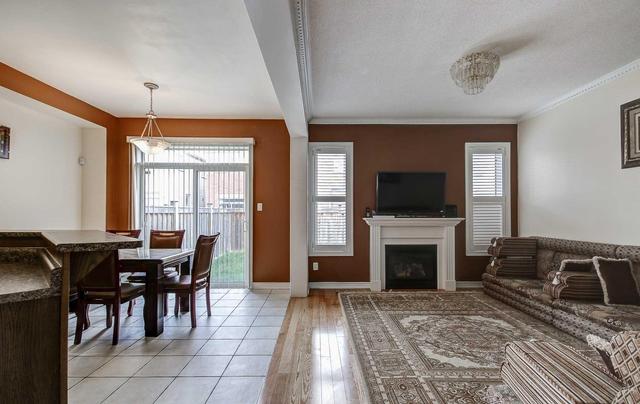 40 Amaryllis Dr, House semidetached with 3 bedrooms, 3 bathrooms and 2 parking in Brampton ON | Image 4