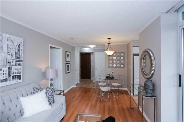 Lph 3 - 7 Michael Power Pl, Condo with 2 bedrooms, 2 bathrooms and 1 parking in Toronto ON | Image 8
