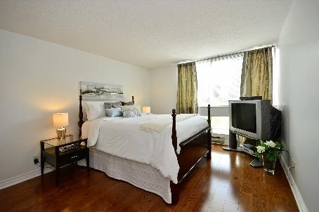 th 2 - 11 Broadway Ave, Townhouse with 2 bedrooms, 2 bathrooms and 1 parking in Toronto ON | Image 6