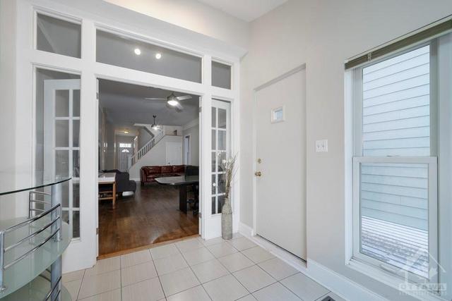 121 York Street, Home with 2 bedrooms, 3 bathrooms and 3 parking in Ottawa ON | Image 15