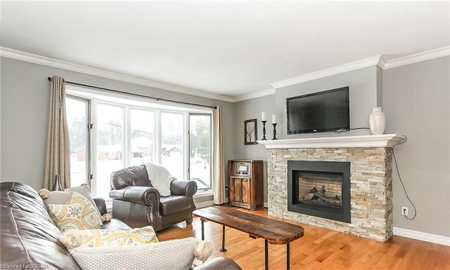 8 Islandview Crescent, House detached with 4 bedrooms, 2 bathrooms and 6 parking in Wasaga Beach ON | Image 5
