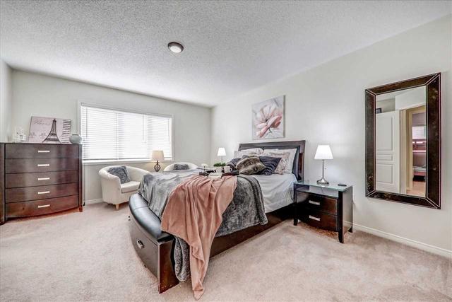 11 Formosa Ave, House detached with 4 bedrooms, 3 bathrooms and 3 parking in Ajax ON | Image 11