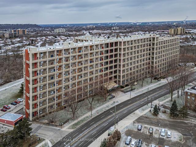 426 - 350 Quigley Rd, Condo with 3 bedrooms, 1 bathrooms and 1 parking in Hamilton ON | Image 16