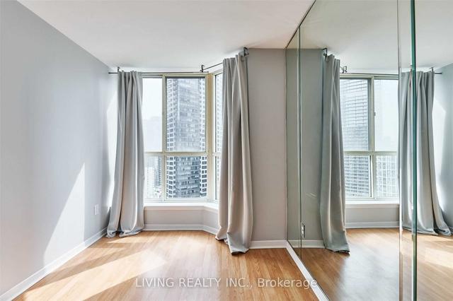 2210 - 44 St Joseph St, Condo with 1 bedrooms, 1 bathrooms and 1 parking in Toronto ON | Image 5