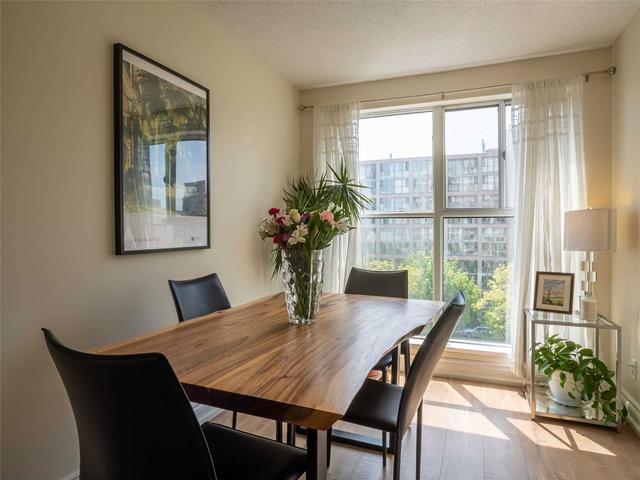 523 - 222 The Esplanade St, Condo with 2 bedrooms, 1 bathrooms and 1 parking in Toronto ON | Image 2