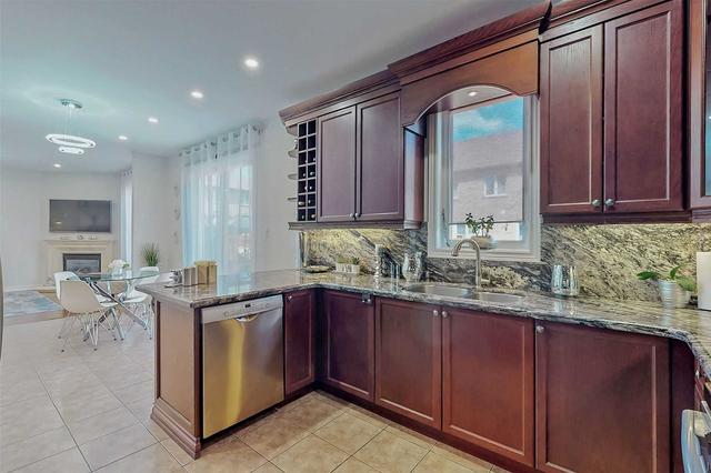 15 Lourakis St, House detached with 4 bedrooms, 5 bathrooms and 5 parking in Richmond Hill ON | Image 8
