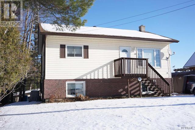 39 Third St E, House detached with 4 bedrooms, 2 bathrooms and null parking in James ON | Image 1