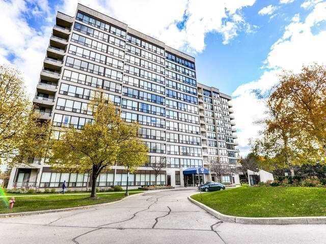 1007 - 10 Laurelcrest St, Condo with 2 bedrooms, 1 bathrooms and 1 parking in Brampton ON | Image 1