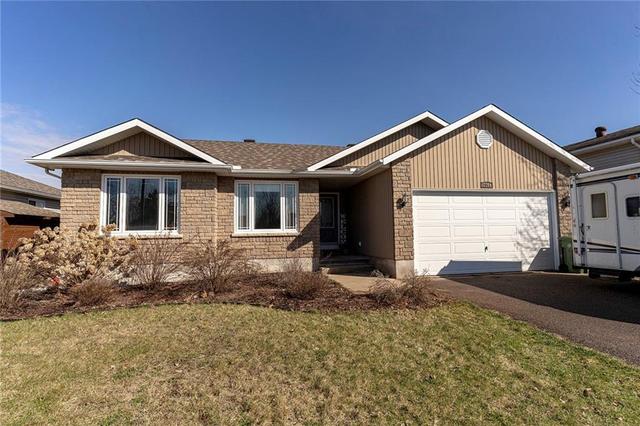 Huge entrance with large closet | Image 2