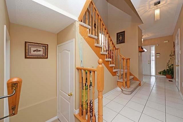 27 Culture Cres, House detached with 3 bedrooms, 3 bathrooms and 2 parking in Brampton ON | Image 5