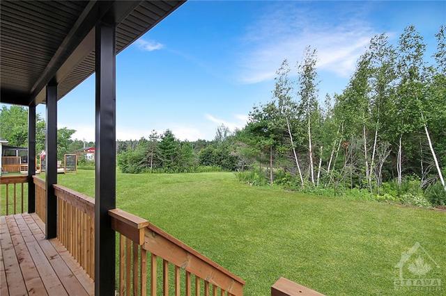 3475 Summerbreeze Road, House detached with 3 bedrooms, 2 bathrooms and 6 parking in Ottawa ON | Image 4