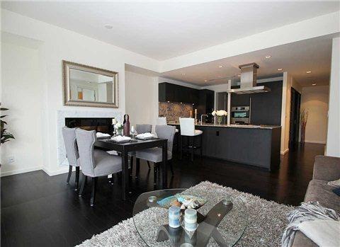 2703 - 180 University Ave, Condo with 1 bedrooms, 2 bathrooms and 1 parking in Toronto ON | Image 2