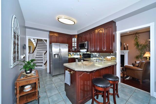 83 Ayton Cres, House detached with 4 bedrooms, 3 bathrooms and 6 parking in Vaughan ON | Image 9