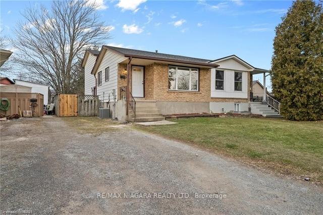 7 Baldwin Circ, House detached with 2 bedrooms, 1 bathrooms and 2 parking in Thorold ON | Image 1