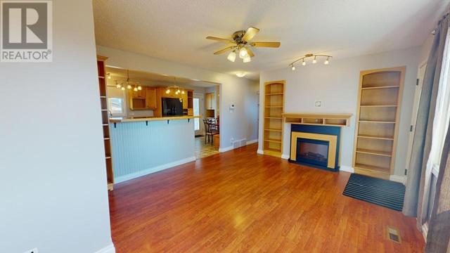 11008 101 Avenue, House detached with 3 bedrooms, 2 bathrooms and null parking in Fort St. John BC | Image 3