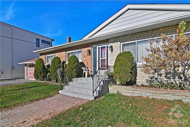 455 Dovercourt Avenue, House detached with 4 bedrooms, 2 bathrooms and 3 parking in Ottawa ON | Image 1
