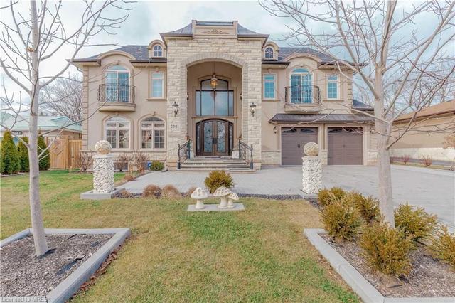 2081 Wakely Street, House detached with 5 bedrooms, 4 bathrooms and 8 parking in Oakville ON | Image 2