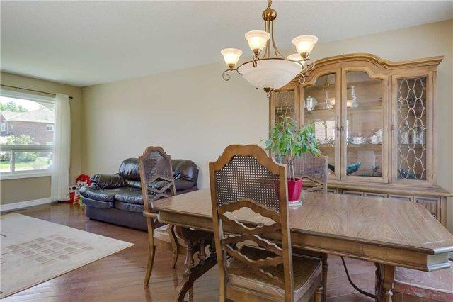 184 Kozlov St, House detached with 3 bedrooms, 2 bathrooms and 2 parking in Barrie ON | Image 9