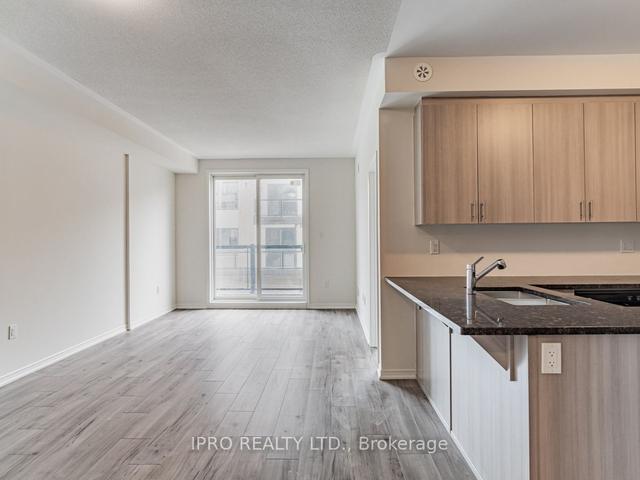 3 - 628 Rexdale Blvd, Townhouse with 3 bedrooms, 3 bathrooms and 1 parking in Toronto ON | Image 4
