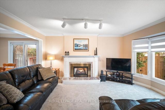3252 Pilcom Cres, House detached with 4 bedrooms, 4 bathrooms and 5 parking in Mississauga ON | Image 5