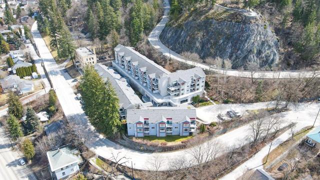 15 - 38 High Street, Condo with 1 bedrooms, 2 bathrooms and 1 parking in Nelson BC | Image 1