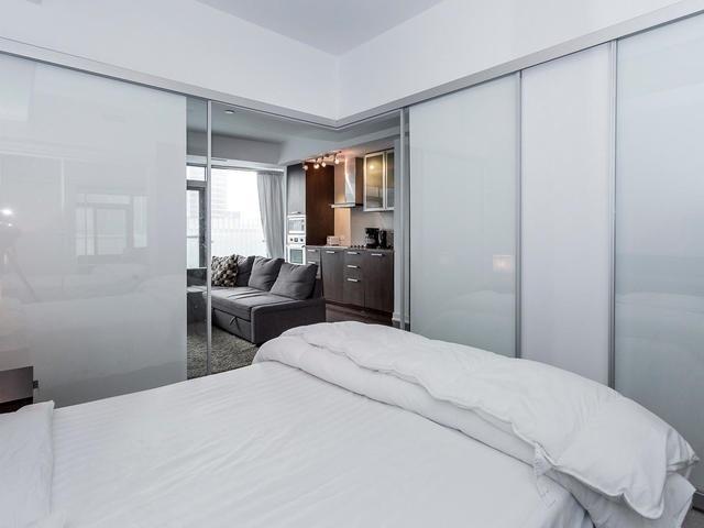 404 - 14 York St, Condo with 1 bedrooms, 1 bathrooms and null parking in Toronto ON | Image 17