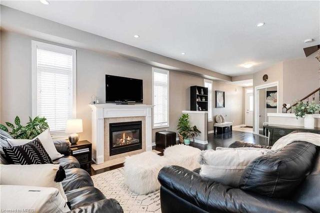 11 Painter Terr, House semidetached with 3 bedrooms, 3 bathrooms and 6 parking in Hamilton ON | Image 4