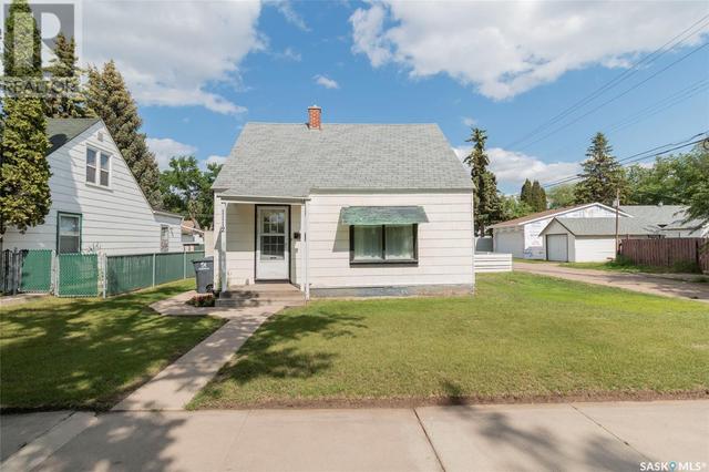 1112 H Avenue N, House detached with 3 bedrooms, 1 bathrooms and null parking in Saskatoon SK | Card Image