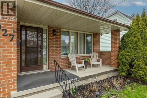 927 Willow Drive, London, ON, N6E1P2 | Card Image