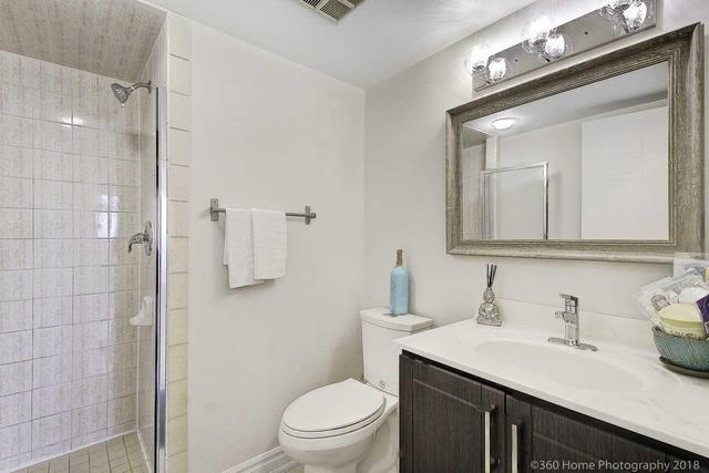 1210 - 430 Mclevin Ave, Condo with 2 bedrooms, 2 bathrooms and 1 parking in Toronto ON | Image 5