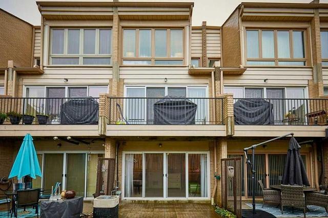 42 Cumberland Lane, Townhouse with 2 bedrooms, 2 bathrooms and 1 parking in Ajax ON | Image 2