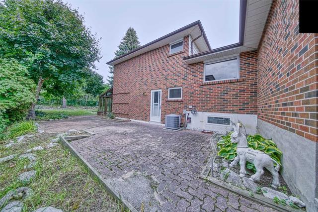 18 Mcculley St, House detached with 4 bedrooms, 2 bathrooms and 4 parking in Toronto ON | Image 20