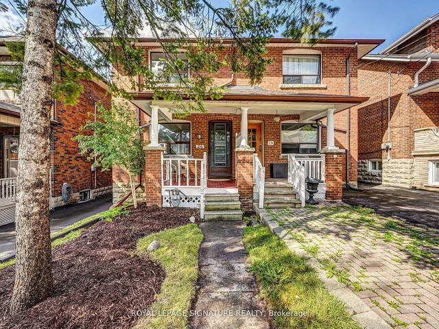 26 Hector Ave, House semidetached with 3 bedrooms, 2 bathrooms and 0 parking in Toronto ON | Image 1
