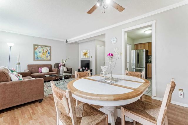 22 Sandringham Crt, Townhouse with 4 bedrooms, 3 bathrooms and 2 parking in Brampton ON | Image 7
