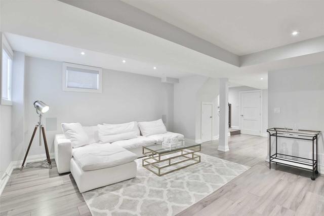 585 Windermere Ave, House detached with 4 bedrooms, 4 bathrooms and 2 parking in Toronto ON | Image 21