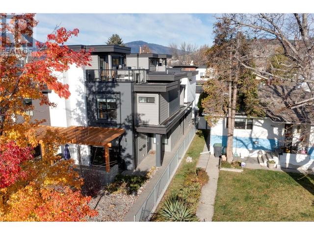 4 - 794 Martin Avenue, House attached with 2 bedrooms, 2 bathrooms and 1 parking in Kelowna BC | Image 33