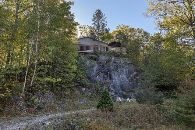901 James Wilson Road, House detached with 2 bedrooms, 1 bathrooms and 15 parking in South Frontenac ON | Image 1