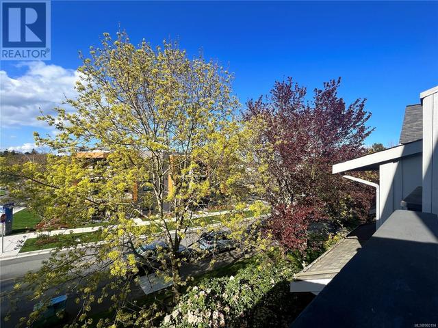5 - 1405 Mallek Cres, House attached with 3 bedrooms, 3 bathrooms and 1 parking in Victoria BC | Image 29